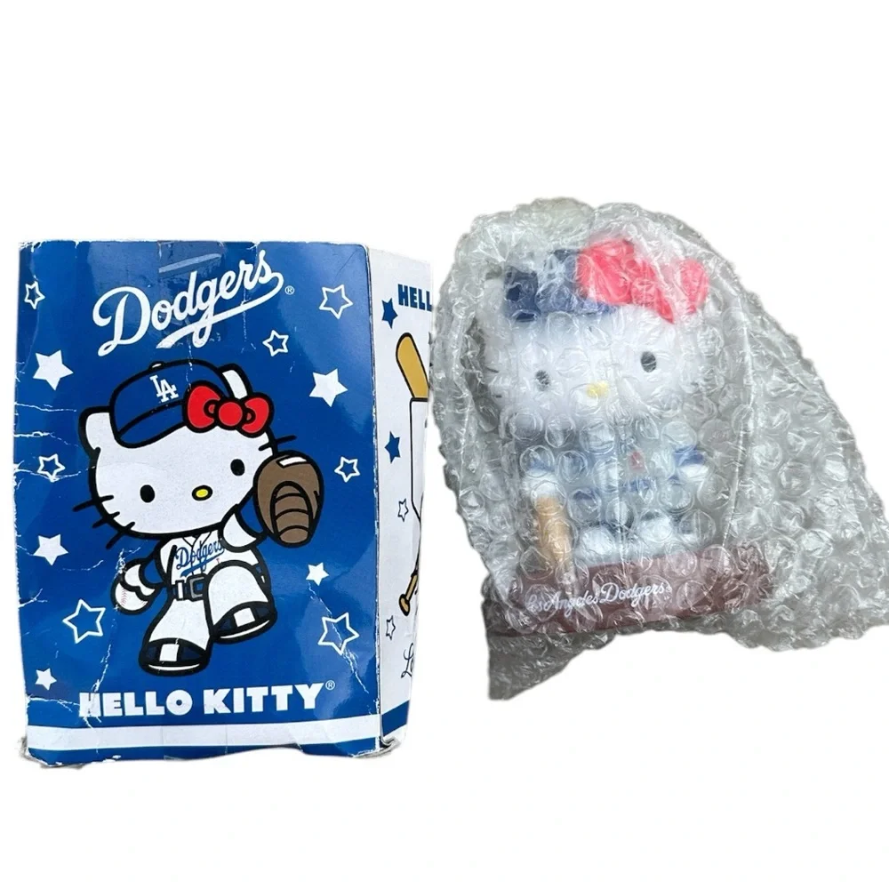 2014 Hello Kitty x Dodgers Bobble head DS - Picture 2 of 13